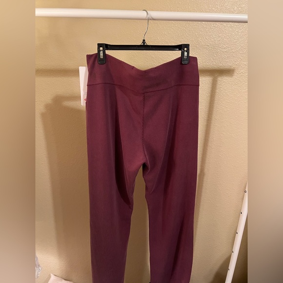 NWT RIBBED SOFTSTREAM LULU PANTS - Picture 6 of 6